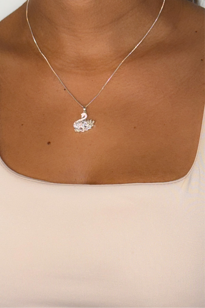 Vera & Co – Silver Swan Elegance