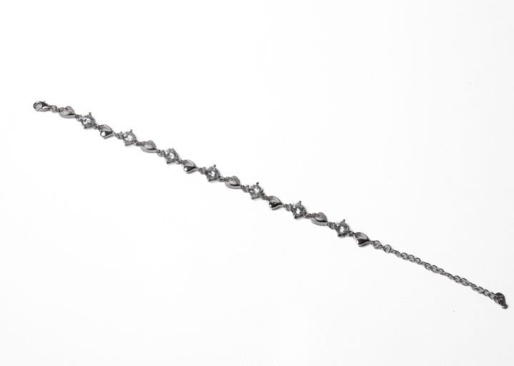 Vera & Co – Silver Diamond Whisper